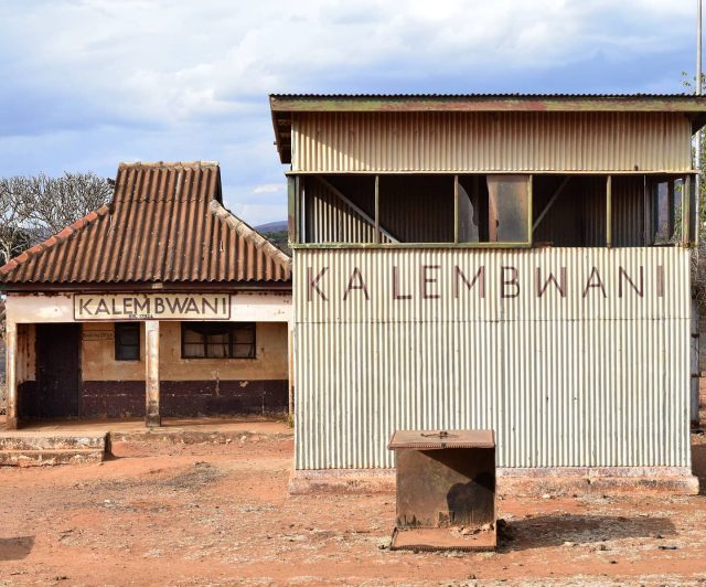 Kalembwani station and signalling cabin - Makueni county.
October 2015.