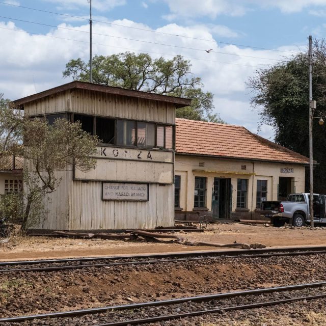 Konza station and interchange for Kajiado - Magadi branch.
October 2015.