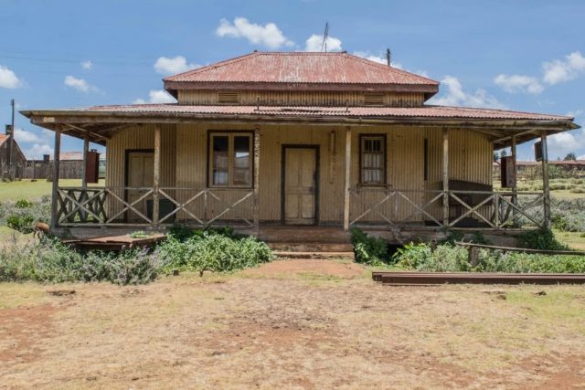 I was talking to my grandparents the other day and Timboroa came up during our conversation which made me think about this little station that was one of my favourite stops along the railway journey.