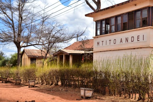 Half way between Mombasa and Nairobi. Mtito Andei station. Captured October 2015.
#Railway #RailwayHistory #EastAfrica #Kenya #Uganda #Tanzania #AfricanRailways